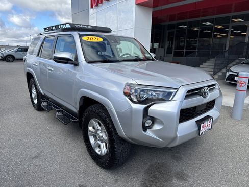 Used 2021 Toyota 4Runner SR5 AWD/4WD image 1