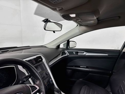 Used 2016 Ford Fusion SE FWD image 8