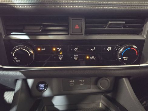Used 2024 Nissan Rogue S FWD image 16