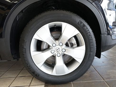 Used 2022 Volvo XC40 T5 Momentum image 54