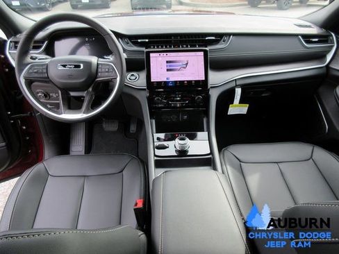 New 2025 Jeep Grand Cherokee Limited w/ Black Appearance Package AWD/4WD image 6