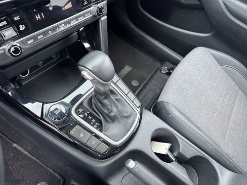 Certified 2024 Kia Seltos X-Line image 24