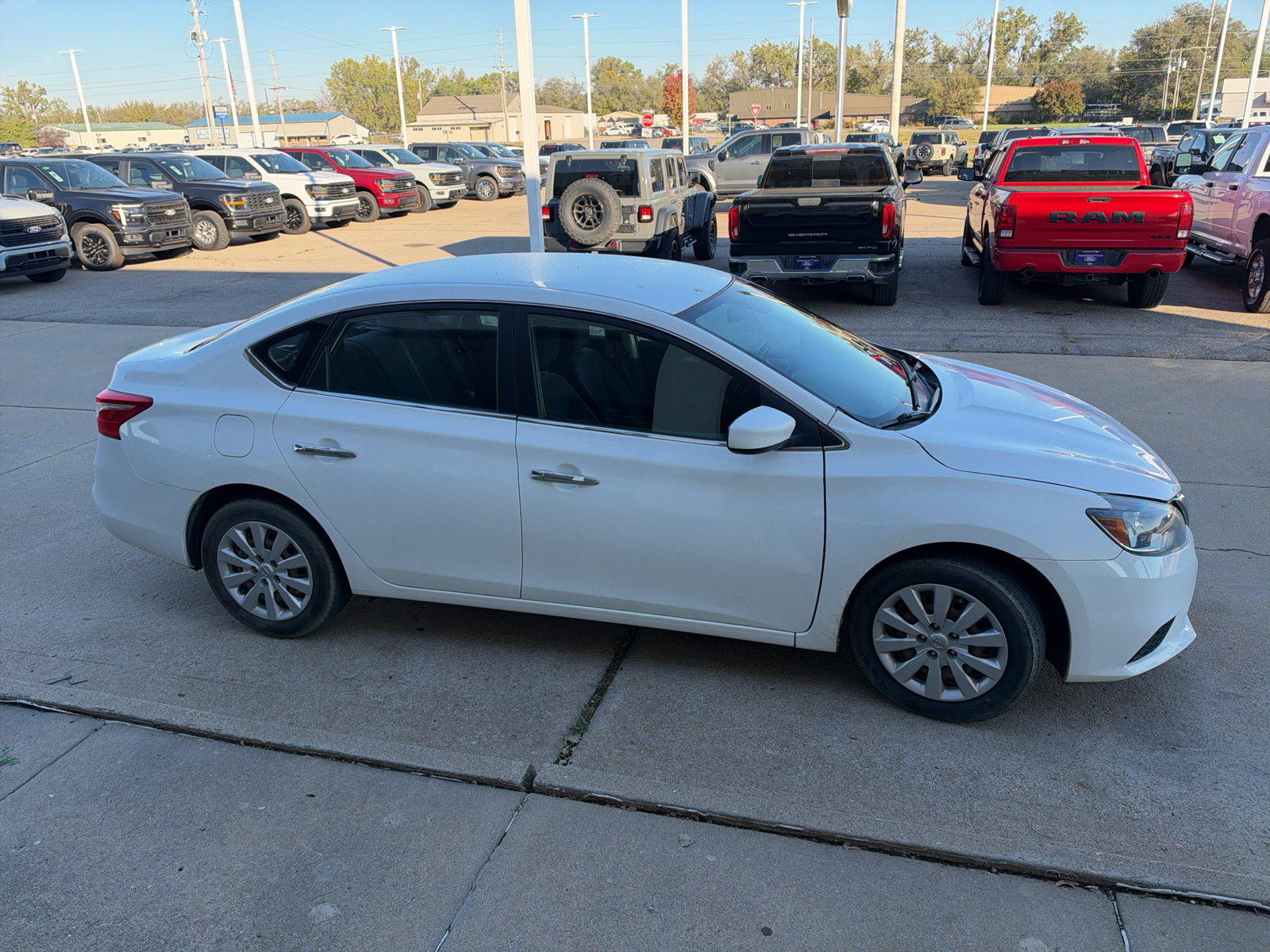 Used 2016 Nissan Sentra S FWD image 5