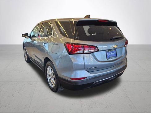 Used 2023 Chevrolet Equinox LT w/ Driver Convenience Package AWD/4WD image 9