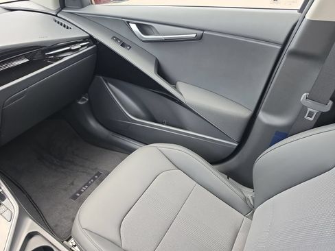 New 2026 Kia Niro Wind FWD image 16