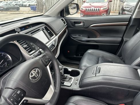 Used 2015 Toyota Highlander Limited image 8
