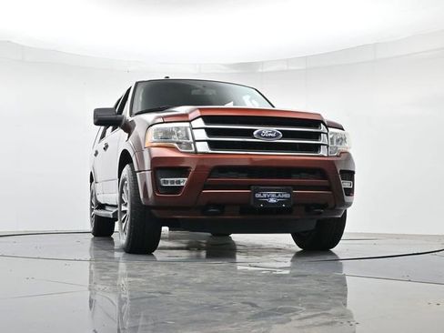 Used 2017 Ford Expedition XLT AWD/4WD image 36