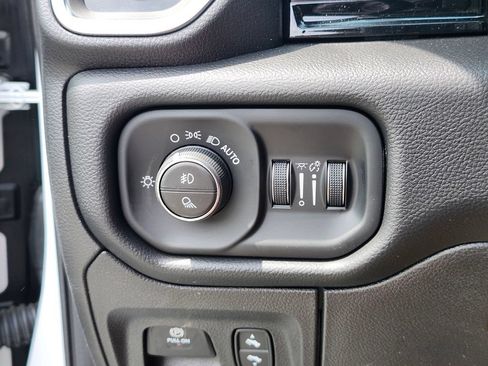 New 2026 RAM 1500 Laramie AWD/4WD image 24