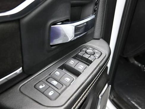 New 2026 RAM 2500 Laramie AWD/4WD image 17