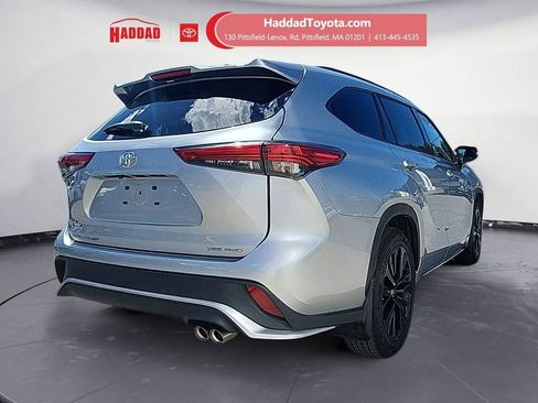 Used 2023 Toyota Highlander XSE AWD/4WD image 5
