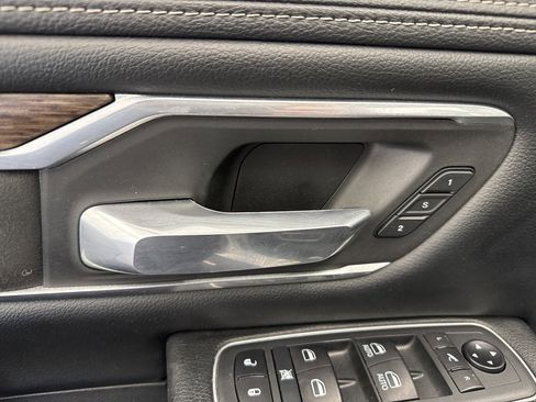Used 2020 RAM 1500 Laramie image 32