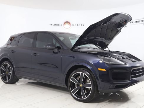 Used 2022 Porsche Cayenne Platinum Edition w/ Premium Package Plus AWD/4WD image 24