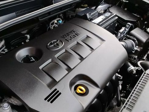 Used 2019 Toyota C-HR XLE image 24