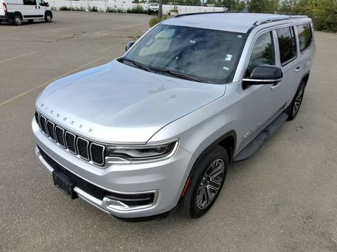 Certified 2024 Jeep Wagoneer L Series II w/ Flexible Seating Group AWD/4WD image 1