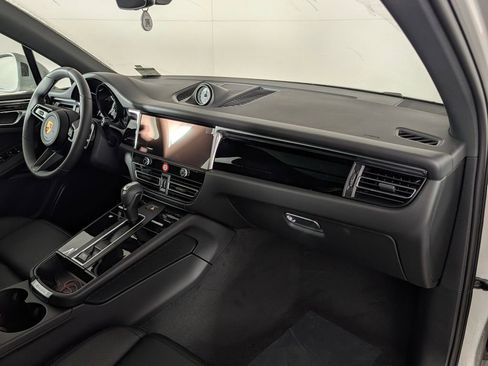 New 2026 Porsche Macan AWD/4WD image 19