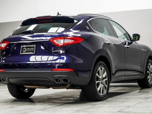 Used 2018 Maserati Levante image 12