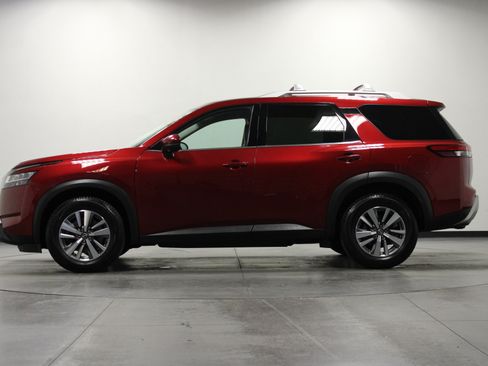 Used 2022 Nissan Pathfinder SL AWD/4WD image 7