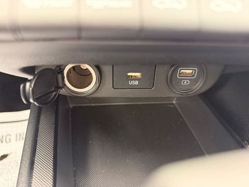 Used 2023 Hyundai Elantra SEL FWD image 20