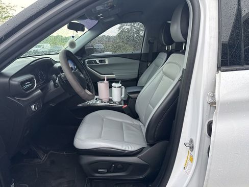 Used 2021 Ford Explorer XLT w/ Equipment Group 202A AWD/4WD image 5