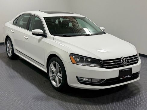 Used 2015 Volkswagen Passat 1.8T SEL Premium image 4
