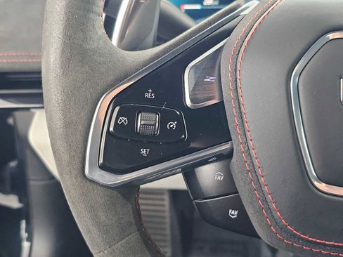 Used 2023 Chevrolet Corvette Stingray Premium Conv w/ Z51 Performance Package image 23