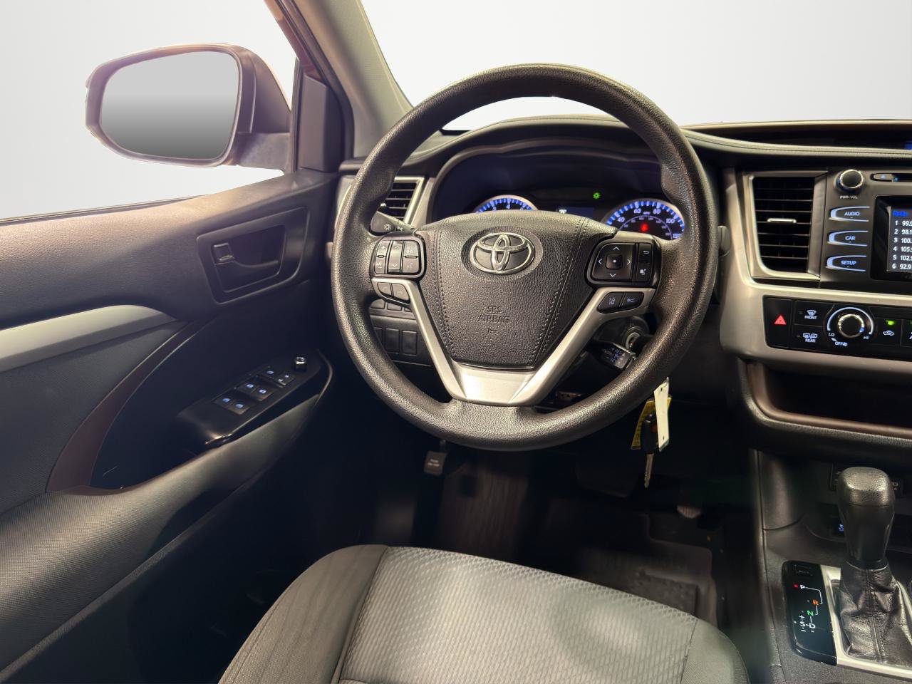 Used 2019 Toyota Highlander LE FWD image 14