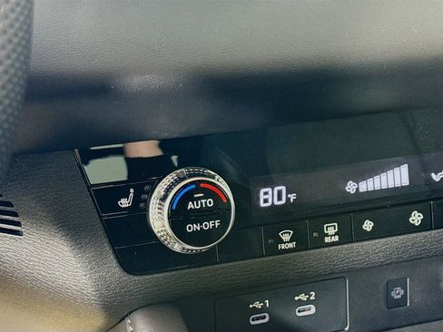 New 2026 Mitsubishi Outlander SE FWD image 21