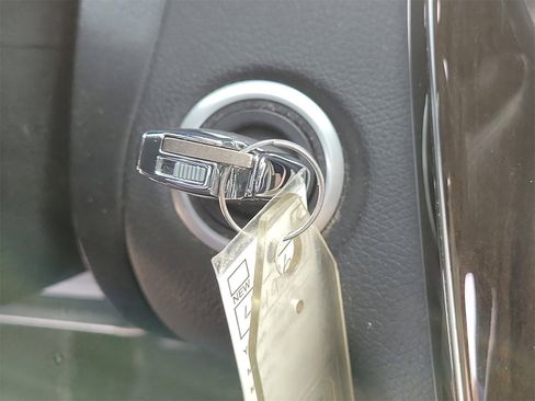 Used 2017 Mercedes-Benz C 300 4MATIC Sedan image 28