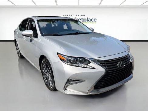 Used 2016 Lexus ES 350 w/ Luxury Package w/Wood Trim FWD image 1
