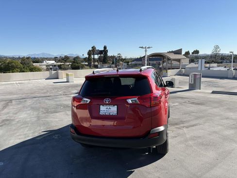 Used 2013 Toyota RAV4 LE image 39