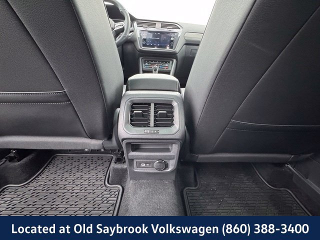 Certified 2024 Volkswagen Tiguan SE R-Line AWD/4WD image 12