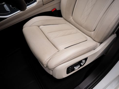 Used 2022 BMW ALPINA XB7 AWD/4WD image 66