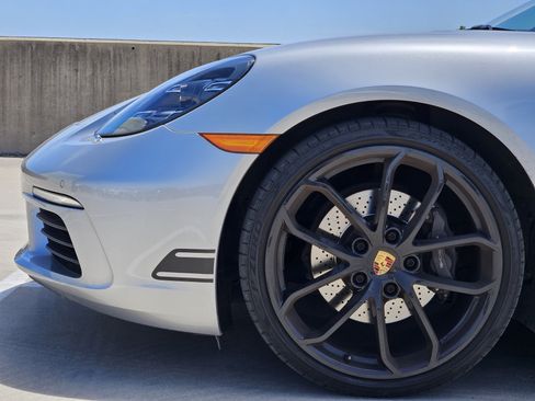 Used 2024 Porsche 718 Boxster RWD image 13