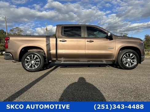 Used 2019 Chevrolet Silverado 1500 LT w/ Texas Edition image 6