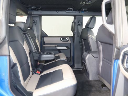 Used 2022 Ford Bronco Wildtrak image 15