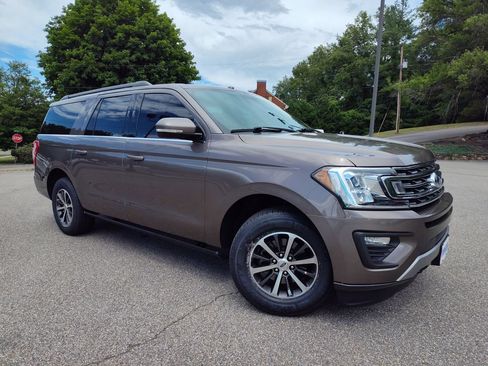 Used 2019 Ford Expedition Max XLT w/ Equipment Group 201A AWD/4WD image 2