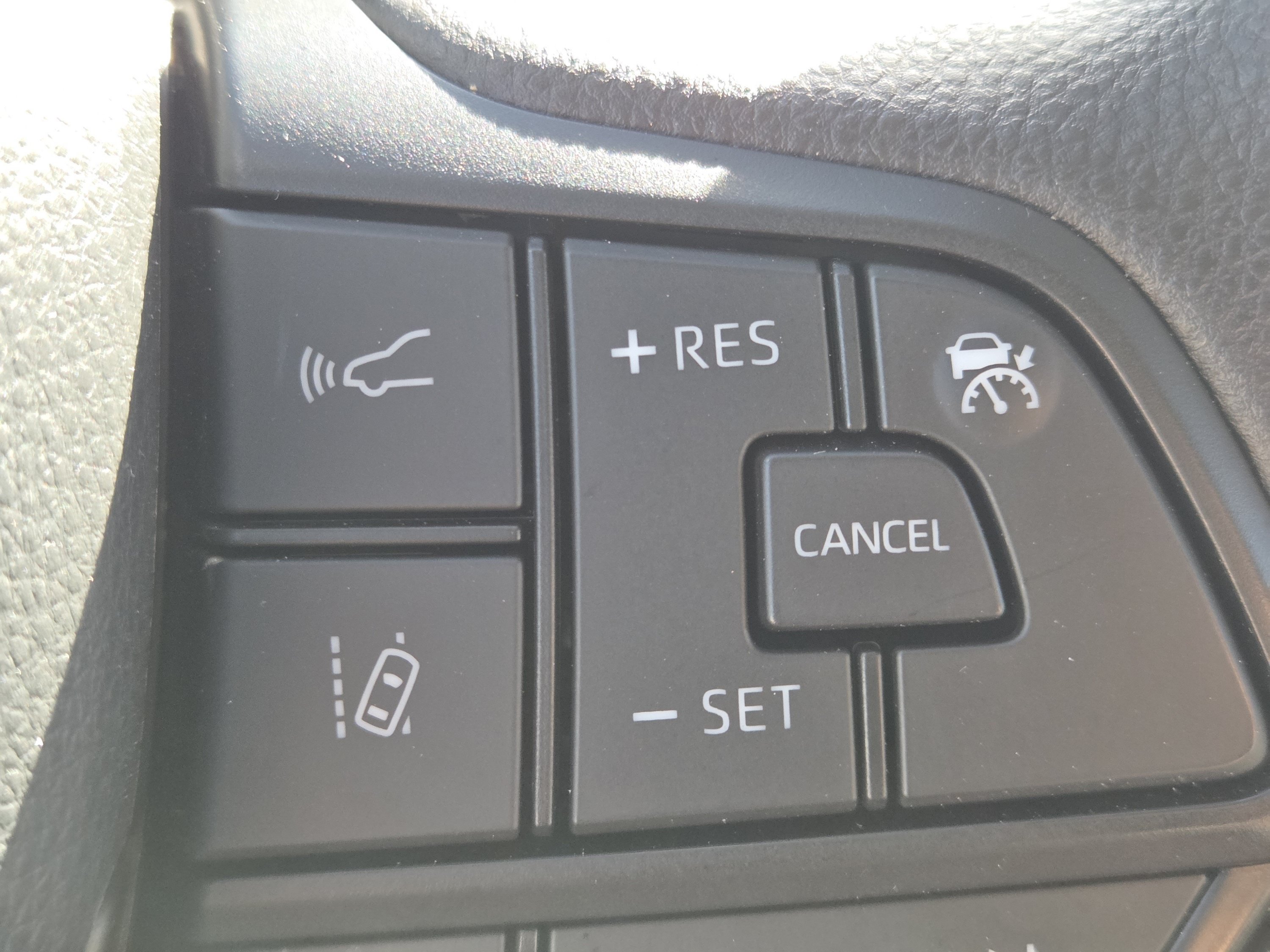 Used 2025 Toyota Sienna LE FWD image 13