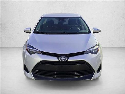 Used 2018 Toyota Corolla LE FWD image 2