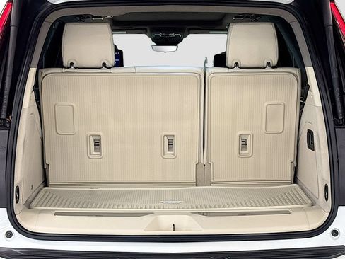 Used 2025 Cadillac Escalade Sport Platinum w/ LPO, Floor Liner Package AWD/4WD image 33