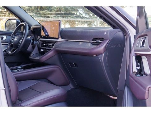 Used 2025 Ford Explorer Platinum w/ LUX Leather Package AWD/4WD image 10
