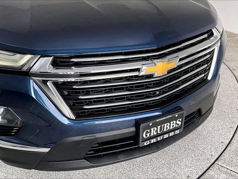 Used 2023 Chevrolet Traverse LT w/ LT Premium Package FWD image 36