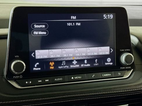 Used 2025 Nissan Rogue SV w/ SV Premium Package image 12