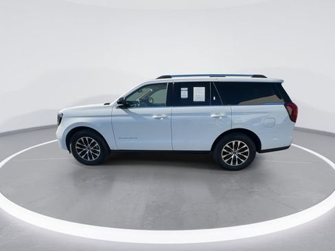Used 2025 Ford Expedition Platinum AWD/4WD image 5