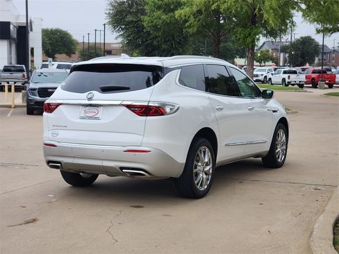 Used 2022 Buick Enclave Essence w/ Experience Buick Package image 7