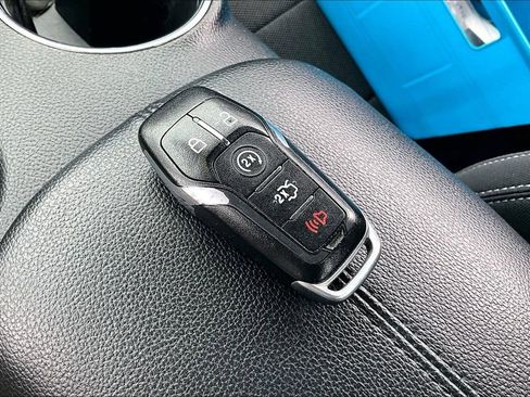 Used 2015 Ford Mustang V6 image 34