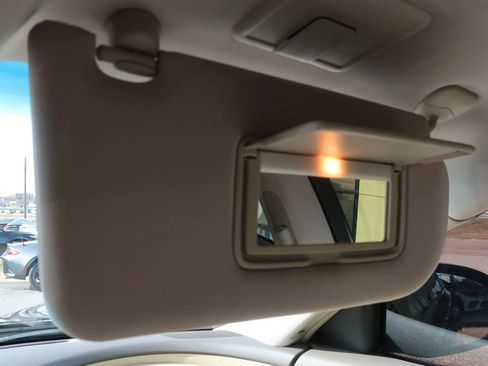 Used 2017 INFINITI QX70 3.7 w/ Premium Package image 39