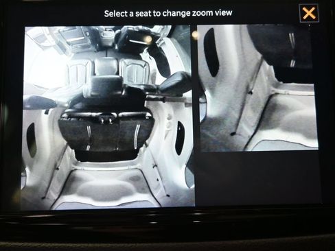 Used 2022 Chrysler Pacifica Touring-L w/ Uconnect Theater Family Group FWD image 22