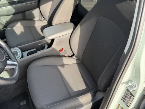 Used 2025 Hyundai Kona SEL AWD/4WD image 6