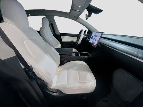 Used 2022 Tesla Model Y Performance AWD/4WD image 22