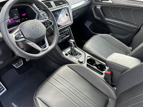 Used 2022 Volkswagen Tiguan SE R-Line AWD/4WD image 9
